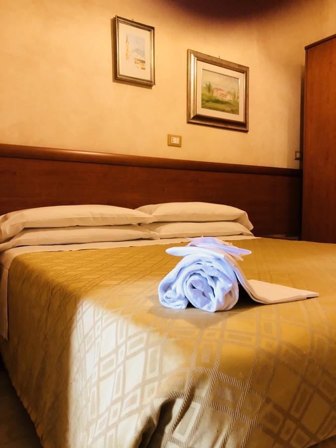 Hotel Casarola - Trigoria Castel di Decima Екстериор снимка